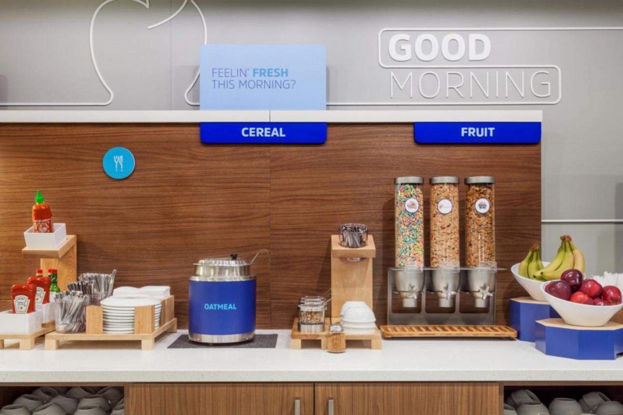 Holiday Inn Express & Suites - Lindale By Ihg Esterno foto
