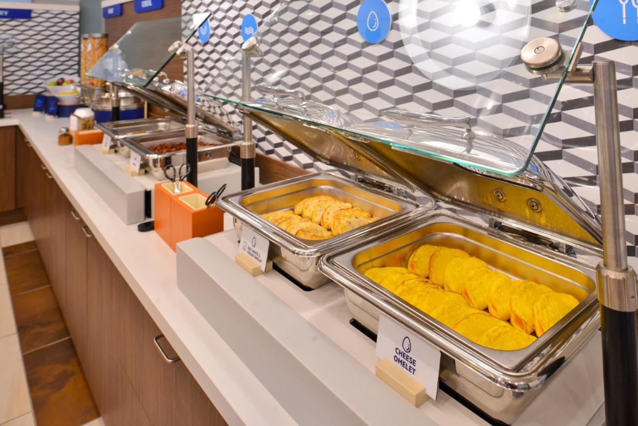 Holiday Inn Express & Suites - Lindale By Ihg Esterno foto