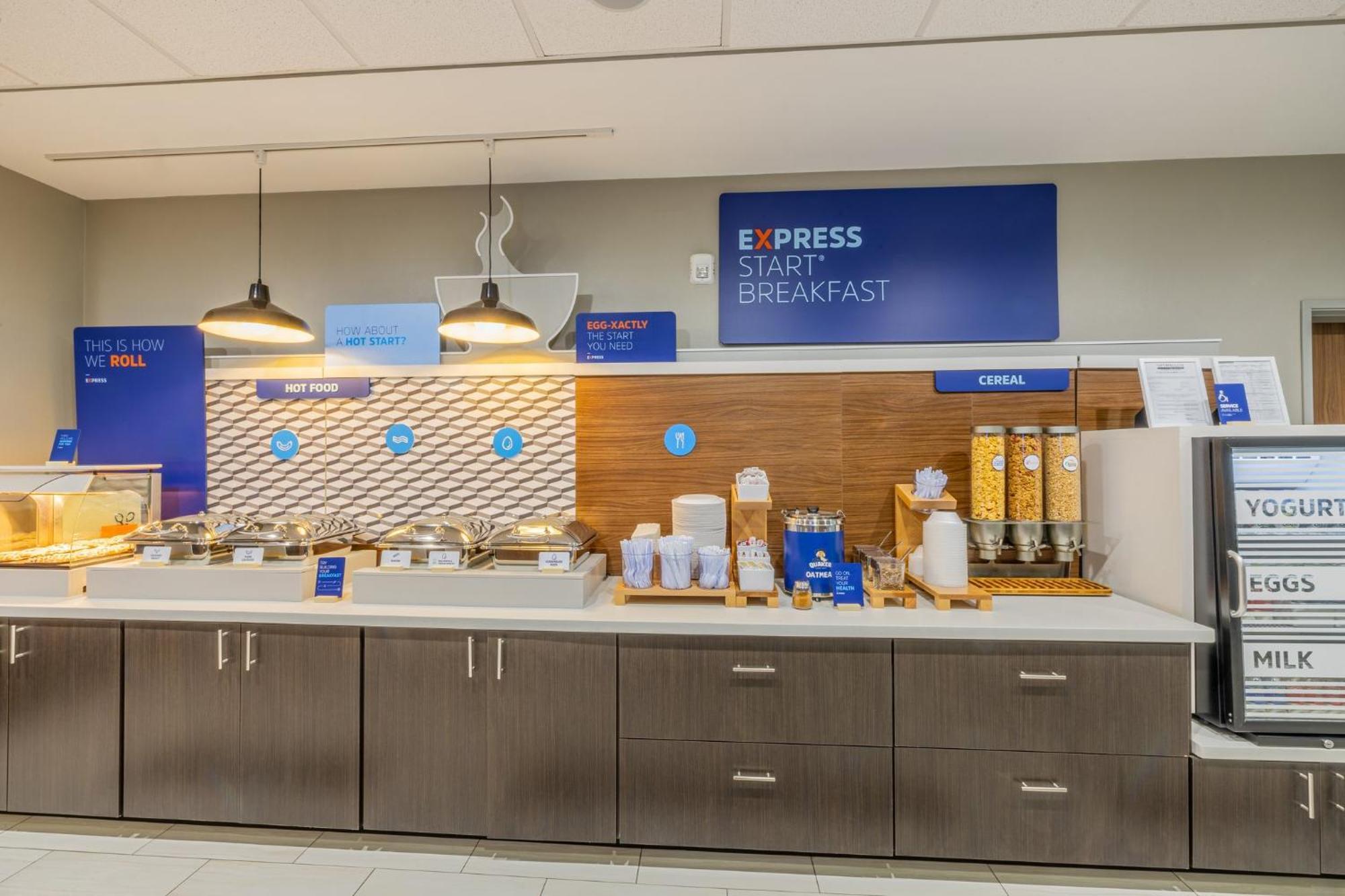 Holiday Inn Express & Suites - Lindale By Ihg Esterno foto