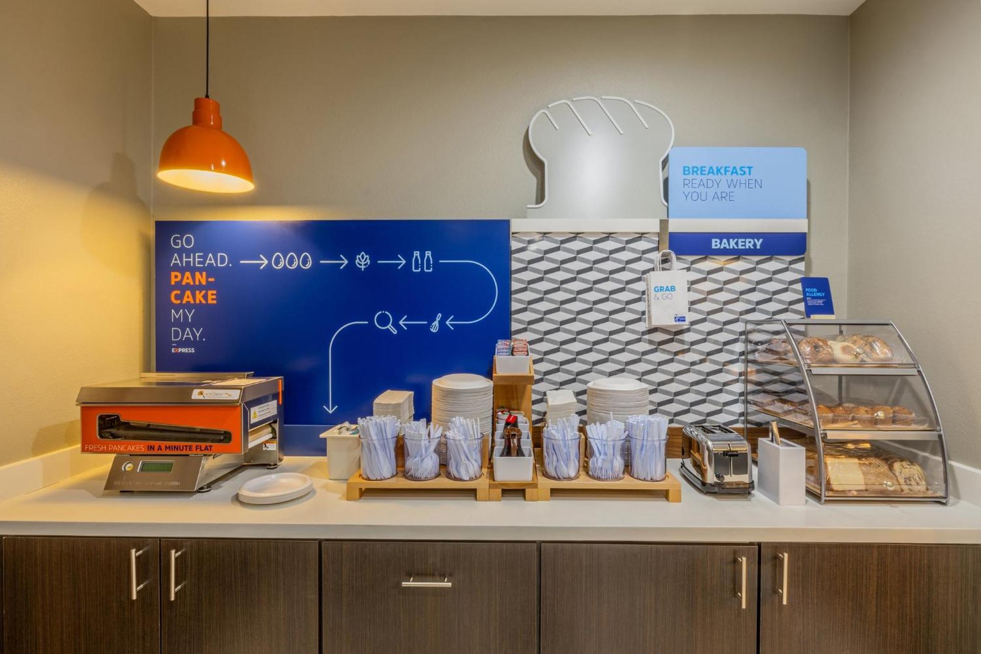 Holiday Inn Express & Suites - Lindale By Ihg Esterno foto