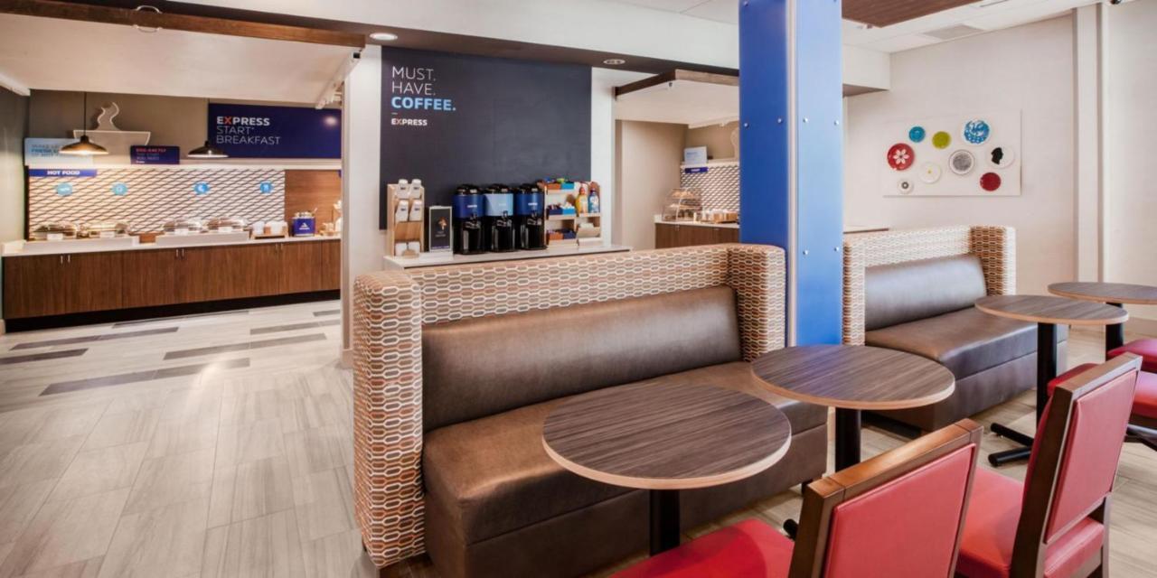Holiday Inn Express & Suites - Lindale By Ihg Esterno foto